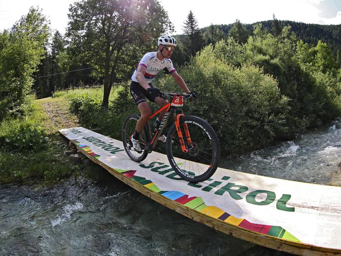 Martin Stosek vince la Südtirol Dolomiti Superbike