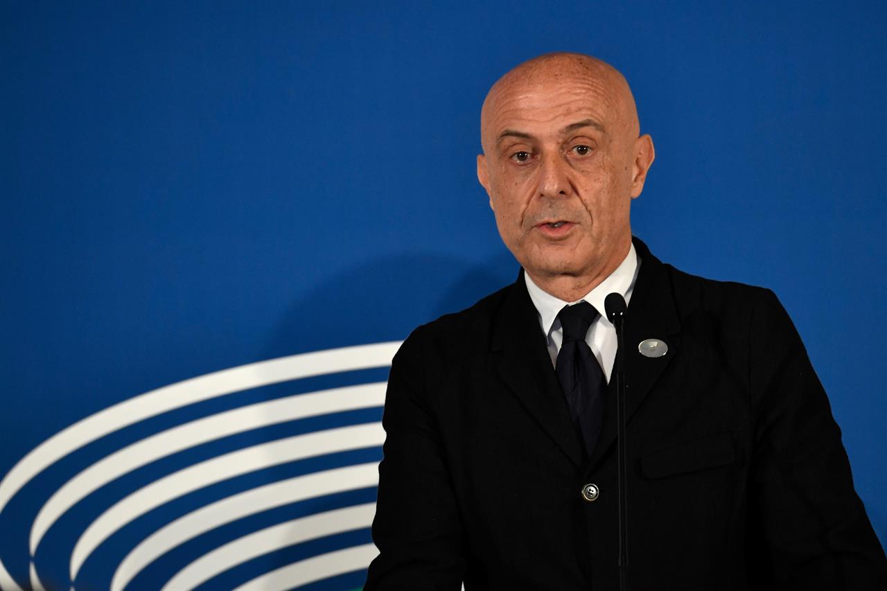 Migranti, il decreto Salvini è solo il figlio del codice Minniti: uguale impianto, stessa vergogna