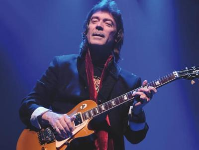 L'ex Genesis Steve Hackett in tour