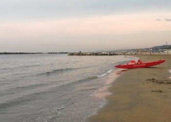 Pescara, stop bagni a confine Francavilla