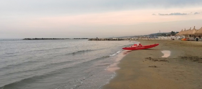 Pescara, stop bagni a confine Francavilla