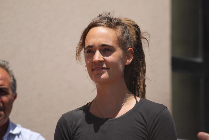 Post solidale con Carola, insulti su Fb