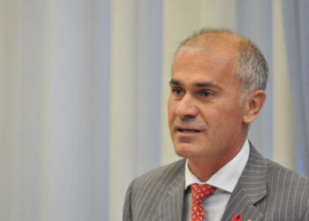 Rifiuti: Chatrian, ‘entro 2 anni sistema integrato’