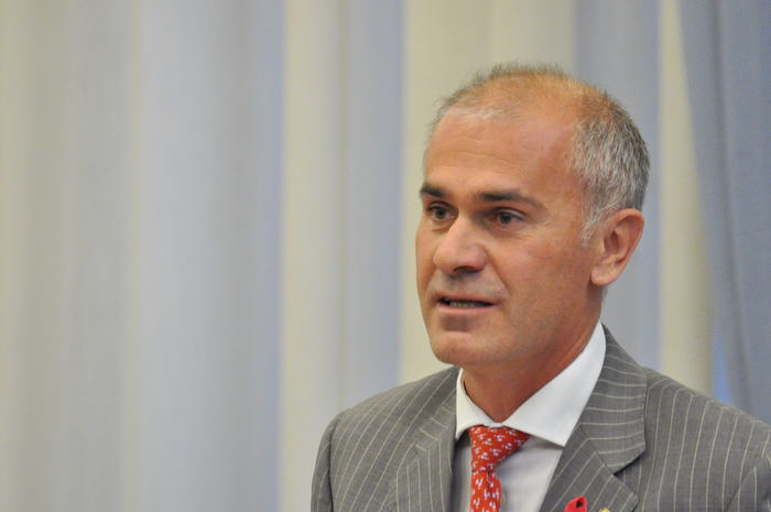 Rifiuti: Chatrian, ‘entro 2 anni sistema integrato’