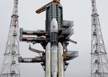 Rinviato il lancio della sonda indiana diretta alla Luna