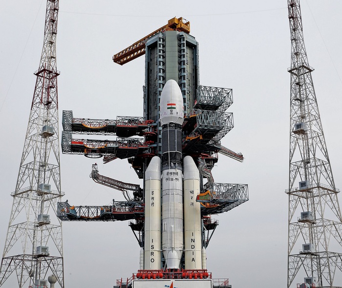 Rinviato il lancio della sonda indiana diretta alla Luna