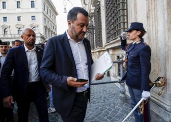 Sequestro droga, Salvini si complimenta
