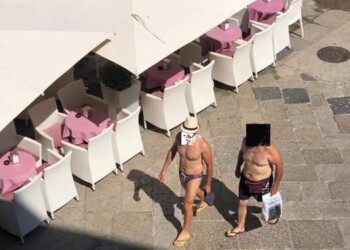 Sindaco Tropea,vietato girare in costume