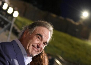 Stone, prima o poi una comedy su Trump