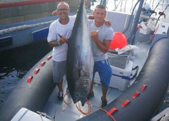 Tonno 130 kg pescato davanti Genova