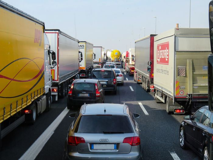 Traffico intenso e code in A22 e su Ss