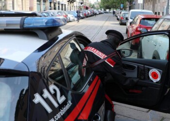 Ubriaco aggredisce Cc, arrestato