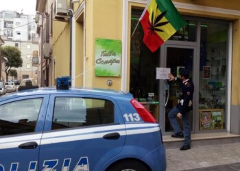 ‘Vendita cannabis reato, anche se light’