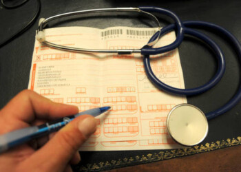 Visita oncologica, appuntamento nel 2020