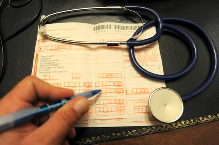 Visita oncologica, appuntamento nel 2020