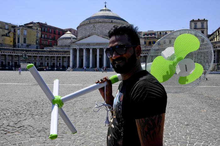 Caldo a Napoli, corsa a condizionatori