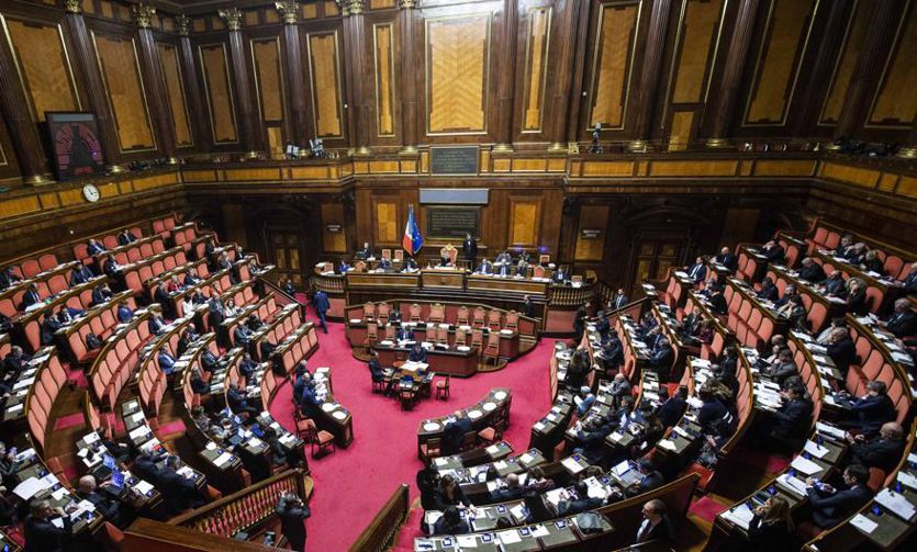 Crisi di governo, i provvedimenti «spiaggiati» dal taglio dei parlamentari al salario minimo
