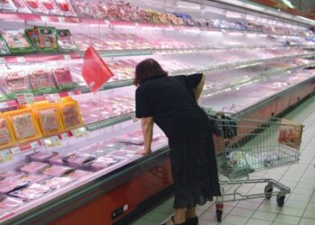 Estate: Federdistribuzione, negozi sempre aperti a Milano e Torino  