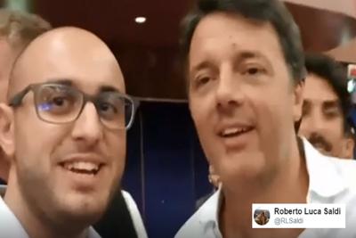 Fa un selfie con Renzi, ma scherza sull’altro Matteo: “E i 49 milioni?” 