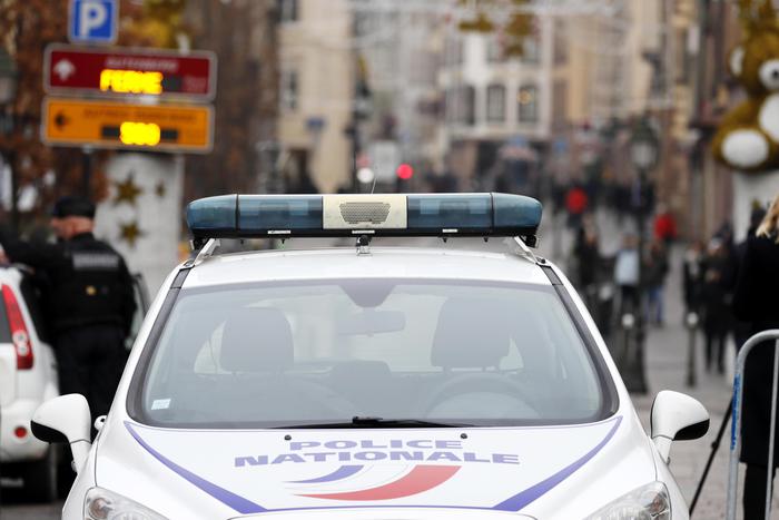 Francia: uccide cameriere perché lento