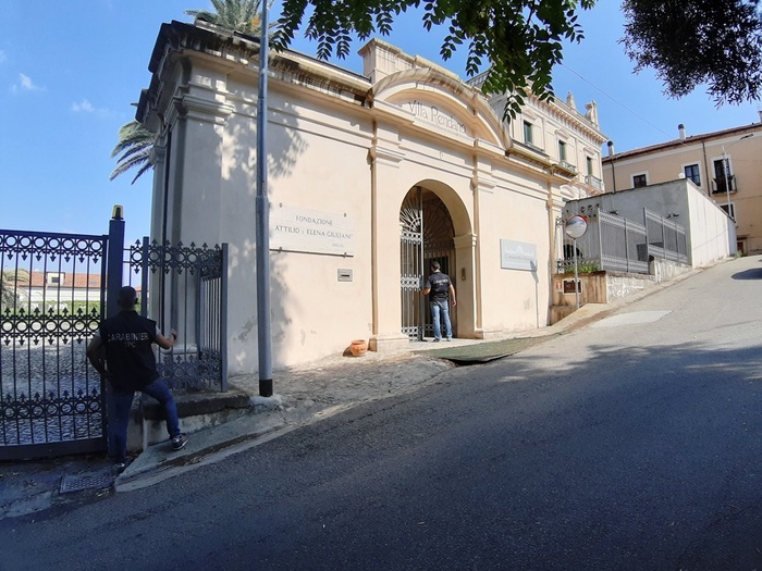 Furto in Villa Rendano, 2 arresti dei carabinieri