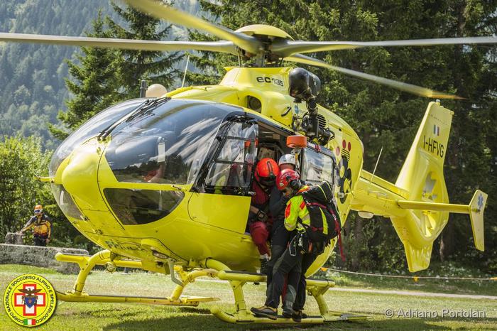 Incidenti montagna: scivola mentre va a funghi, muore donna
