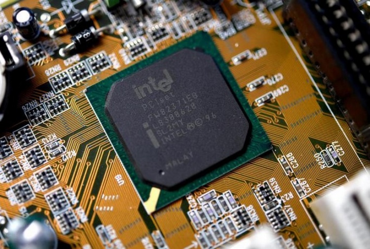 Intel, nuova vulnerabilità sui processori: simile a Meltdown e Spectre, interessa le Cpu dal 2012 in poi