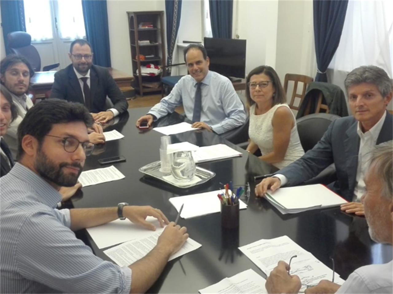 L’antipolitica è morta. Ora però facciamo tornare la politica