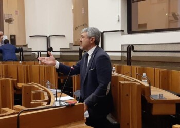 Mancini, esponenti Pd abbandonano nave