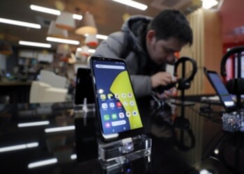 Mercato smartphone a -2,5% nel 2019