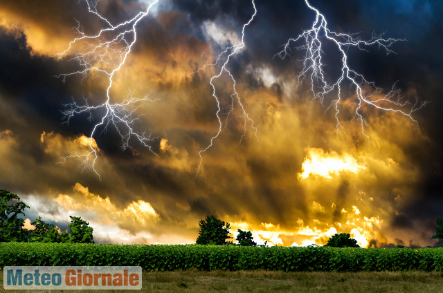 Meteo per domani, avvio weekend tra sole e temporali. Tende a peggiorare
