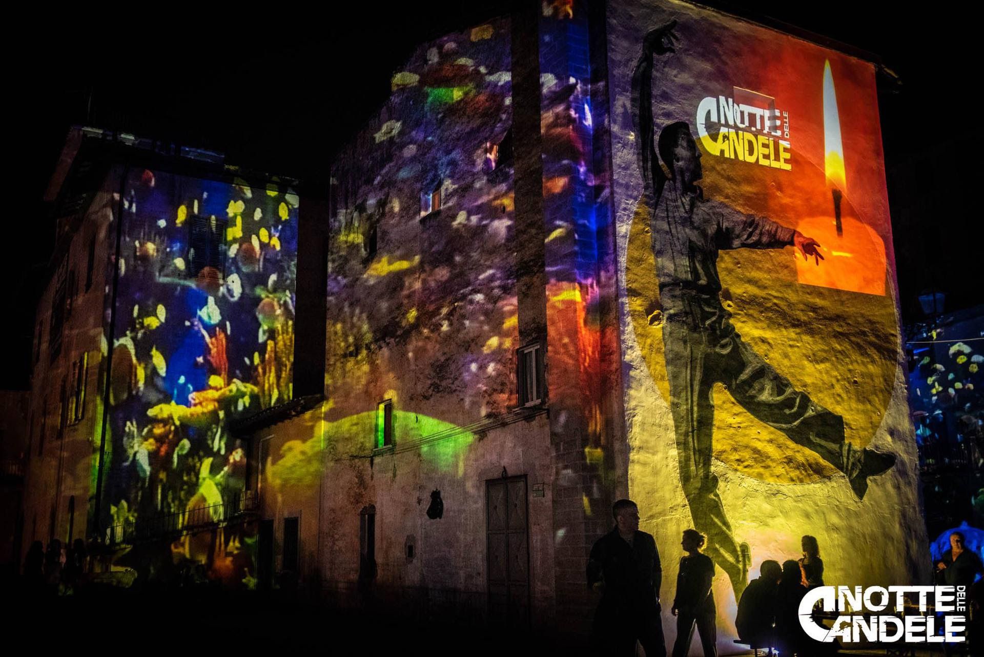 La notte delle candele di Vallerano: domani l’evento con 100mila candele da fiaba nel borgo viterbese