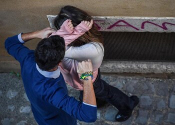 Presa a pugni e morsi, fermato rapinatore