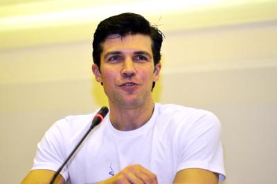 Principino George preso in giro per le lezioni di danza, Bolle lo difende
 