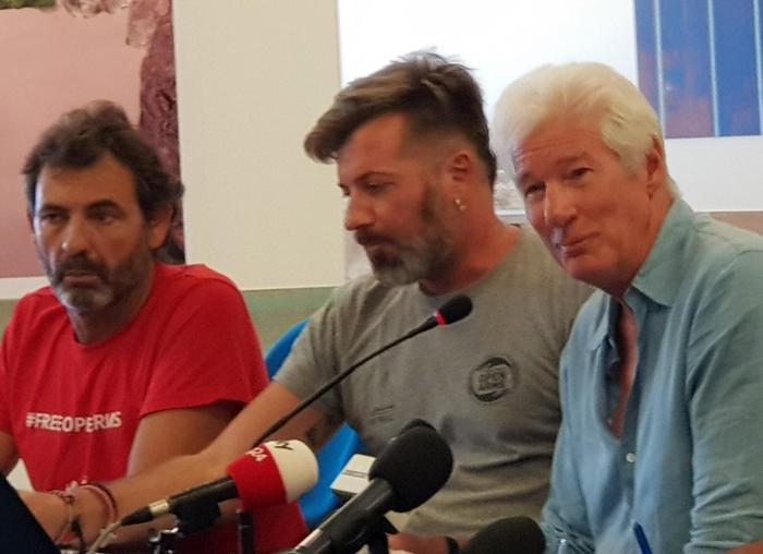 Richard Gere, Salvini? Io aiuto gente