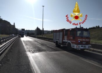 Sette contusi lievi per urto bus-vettura