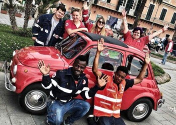 ‘Sporchi divisa’ insulti a volontario CR