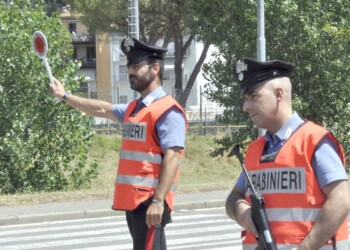 Travolge ciclista e scappa, arrestata