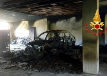 A fuoco auto vicesindaco nell’Oristanese