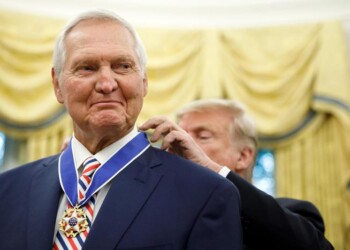 Basket, onorificenza Usa a Jerry West