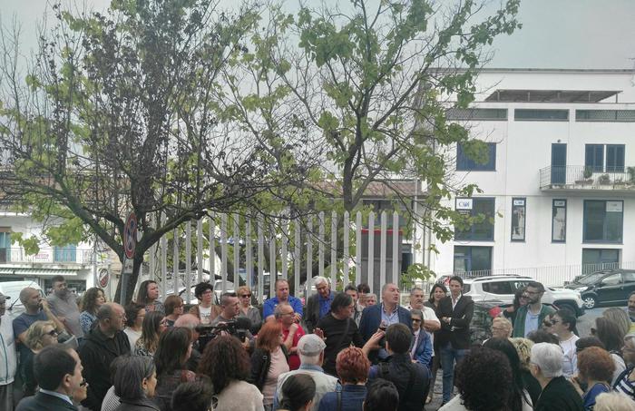 Chiusura senologia, sit in a Isernia