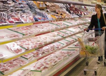 Clima: il peso del cibo, 100 gr proteine animali emettono oltre 100 kg CO2  