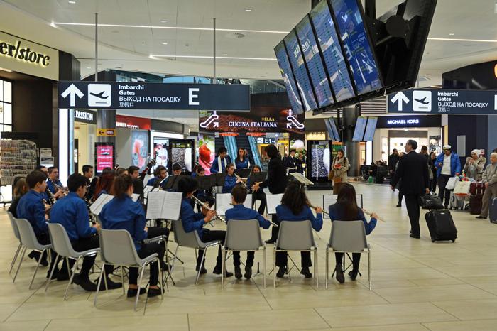 Disco Platino a Ultimo,suona a Fiumicino