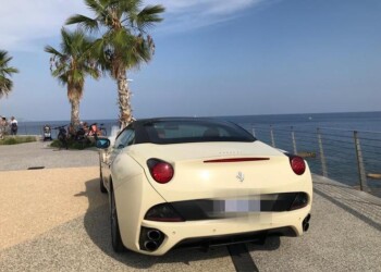 Ferrari su Rotonda, 253 euro multa