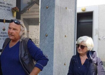 “Non abbiamo figli nessuno porterà i fiori sulle nostre tombe”.