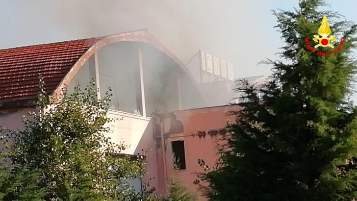 Guglionesi,fiamme in capannone in disuso