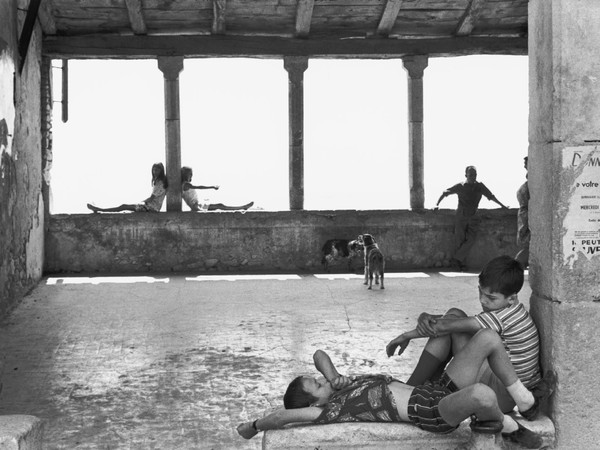 Henri Cartier-Bresson, Simiane-La Rotonde, France, 1969, èpreuve gèlatino-argentique de 1973