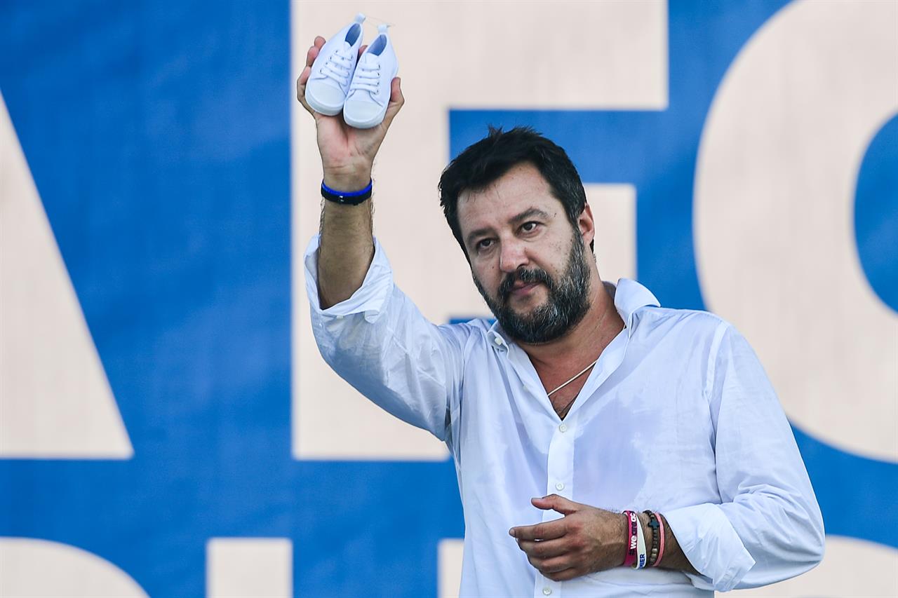 I leghisti a Pontida urlano, ma Salvini ha abbassato la cresta