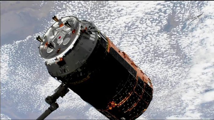 La ‘cicogna’ giapponese agganciata alla Stazione Spaziale