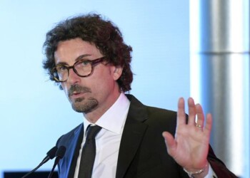 M5S rischia scissione, verso Toninelli capogruppo per frenare la fronda in Senato